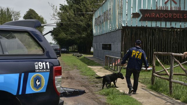 En la mira. La policía federal allanó el boliche de Arroyo Seco tras la fatídica madrugada del 1º de enero en la que murieron dos jóvenes.&nbsp;