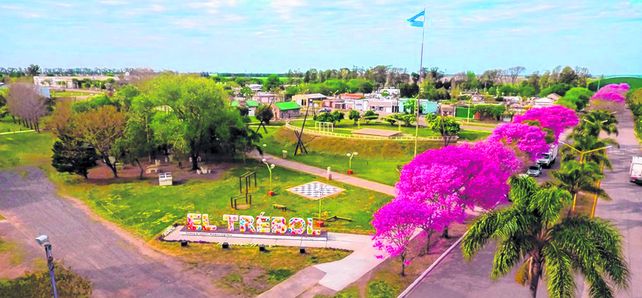 El Trébol nació gracias a la llegada del ferrocarril y con el tiempo consolidó un fuerte perfil productivo.
