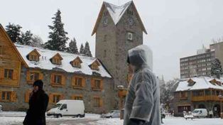 Un alud de barro y piedras provocó importantes anegamientos en Bariloche