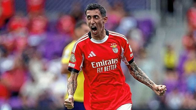 Con doblete de Di María, Benfica aplastó a Auckland City Con doblete de Di María, Benfica aplastó a Auckland City