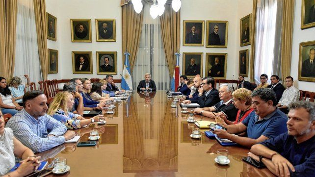 La Secretaría de Trabajo notificó a los gremios estales que la reunión por paritarias se postergará al 1° de febrero. El encuentro iba a realizarse este viernes