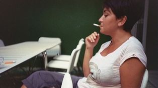Después de la menopausia, las mujeres que fuman pueden engordar más rápido