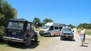 Un nene de dos años murió al caer de un jeep que conducía su papá en la playa de Orense