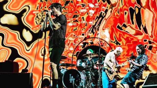 La crónica de Hernani Natale sobre el paso de la banda de Los Ángeles por Buenos Aires. Red Hot Chili Peppers vuelve a tocar en El Monumental