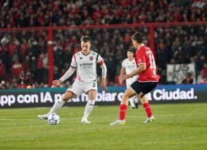 Independiente se impuso ante Newells en Avellaneda y tiene puntaje perfecto
