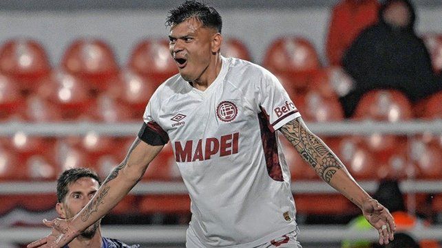 El entrerriano Walter Bou marcó para Lanús ante Independiente.