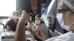 Murieron otros 297 pacientes y hubo 19.419 nuevos contagios por coronavirus en el país