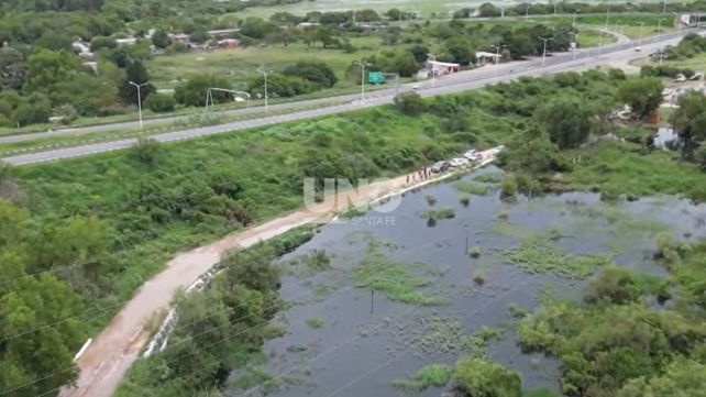 Vecinos de Colastiné Sur. Reclaman obras urgentes ante la crecida del río Paraná y temen quedar aislados por el avance del agua.