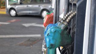 Autodespacho de combustible en Santa Fe: Podría ser útil para las estaciones que hoy no atienden de noche