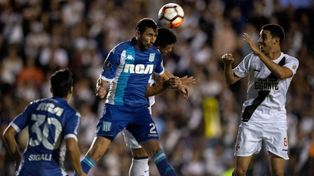 Racing recibe a la U de Chile con el objetivo de pasar de ronda