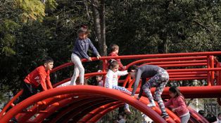 Así como la escuela organiza paseos para conocer la ciudad, las salidas en familia tienen potencial educativo, ya que “el aprendizaje es recoger &nbsp;experiencias”.