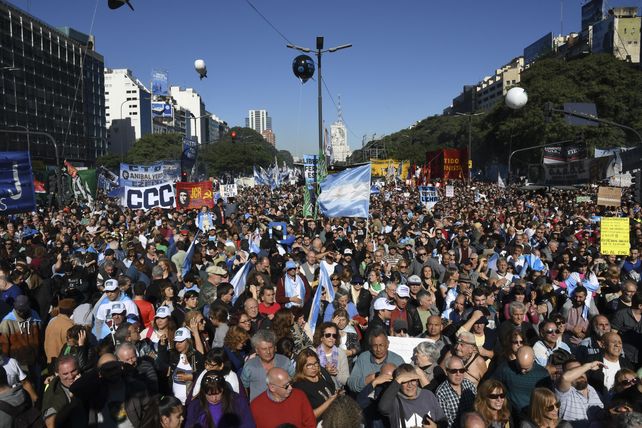 Masiva y multitudinaria resultó la marcha que organizaron los opositores al gobierno en Buenos Aires.&nbsp;