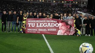 La Fortaleza se iluminó con el recuerdo de Miguel Ángel Russo.