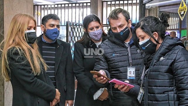 Santafesinos viajeros. Refuerzan los operativos de control y las sanciones para las personas que regresan del exterior.&nbsp;