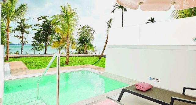 Las piscinas con vista al Caribe forman parte de la experiencia Todo Incluido 24 horas que caracteriza a RIU Hotels & Resorts.
