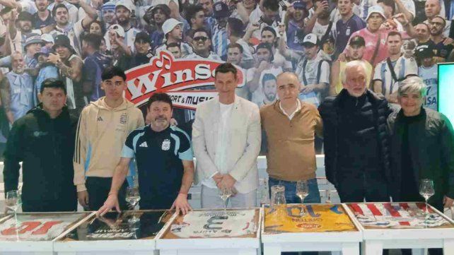 En el puerto local se realizó la presentación del amistoso entre la selección Argentina Sub 15 y Santa Fe.