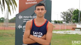 Valentino Molet representa al Club Velocidad y Resistencia, pero es oriundo de la localidad costera de Santa Rosa de Calchines.
