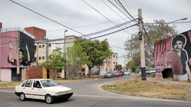 Los vecinos contaron que a los hermanos Echeverría los persiguieron hasta hacerlos chocar contra un muro. Ahí los remataron.