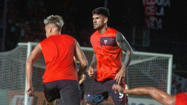 Javier Toledo no jugó bien en los tres partidos que fue titular y habrá que ver si mantiene la titularidad. Javier Toledo no jugó bien en los tres partidos que fue titular y habrá que ver si mantiene la titularidad.