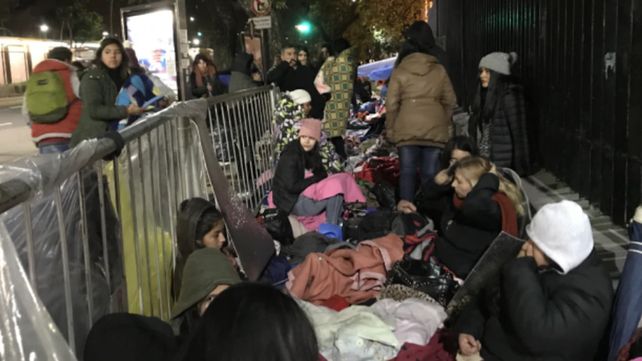 Fanáticas de Harry Styles se anticiparon cinco meses y ya acampan en River