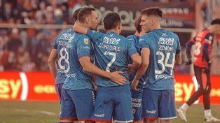 Unión cortó su racha con un buen triunfo ante Defensa para tomar aire en la tabla anual del descenso