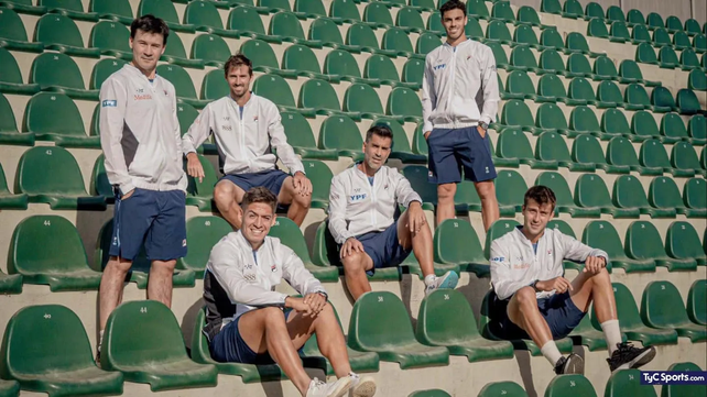 El capitán Guillermo Coria y su equipo argentino de Copa Davis.