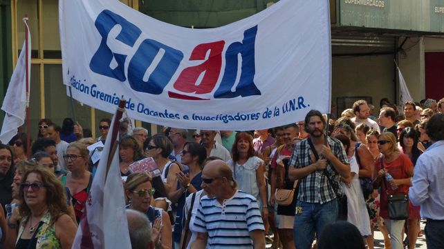El paro de los docentes universitarios se extenderá hasta el viernes en reclamo de aumento salarial.