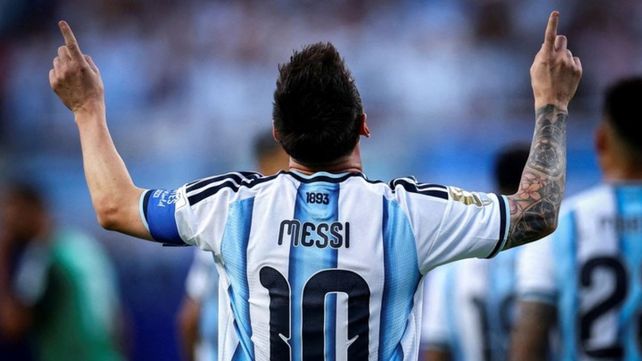 Lionel Messi y la 10 eterna de la selección argentina. Tiene su última función en el Monumental.