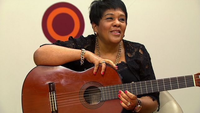 Rosa Passos es la única cantante brasileña que se presentó sola con su guitarra en el Carnegie Hall.