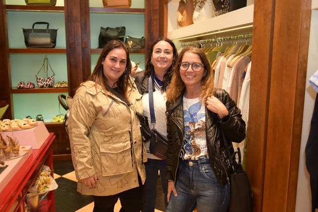 Florencia, María Eugenia  Isach y Cintia Bas
