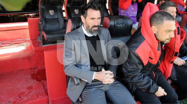 Eduardo Domínguez le hizo frente a las críticas: Para mí Colón juega bien