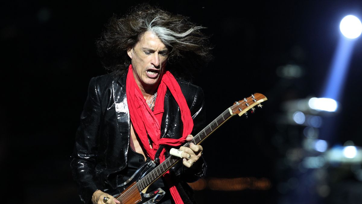 Joe Perry tuvo que ir al hospital tras un show