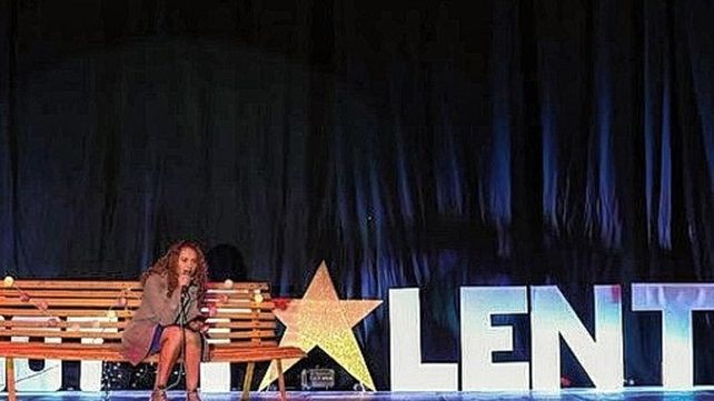 El Auditorio Mayor de la UAP fue el escenario donde los estudiantes llevaron adelante su show. Más de 800 personas se reunieron a presenciar la propuesta