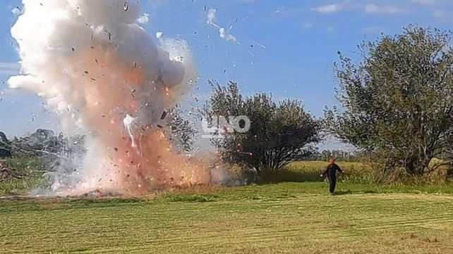 Personal de la Brigada de Explosivos de la Unidad Regional I destruyó más 300 kilos de pirotecnia secuestrada.&nbsp;