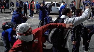 El partido entre Independiente y Atlético Tucumán fue suspendido por los incidentes que se produjeron en la sede del Rojo.