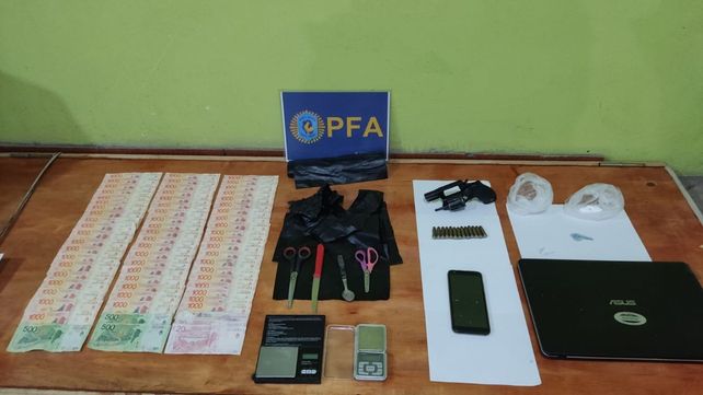 Cuatro detenidos en allanamientos por venta de drogas en Fray Luis Beltrán