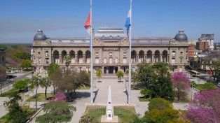 Ocho frentes participarán de las Elecciones 2023, a gobernador, en Santa Fe. Se renovarán ambas cámaras legislativas y 46 intendencias, entre otros cargos.
