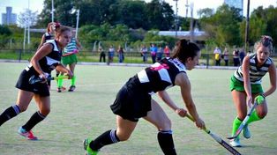 Alma Juniors sale a la cancha en el Dos Orillas