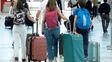 Turismo: cada vez más argentinos viajan al exterior y llegan menos extranjeros