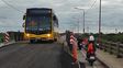 este miercoles se volvio a habilitar el transito de vehiculos autorizados en el puente carretero