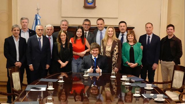 Javier Milei y parte de su gabinete.