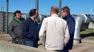 El intendente de Santa Fe supervisa las tareas ante la crecida del Salado