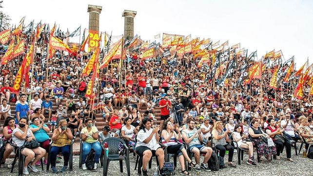 El acto del Partido Obrero en el Parque España de Rosario