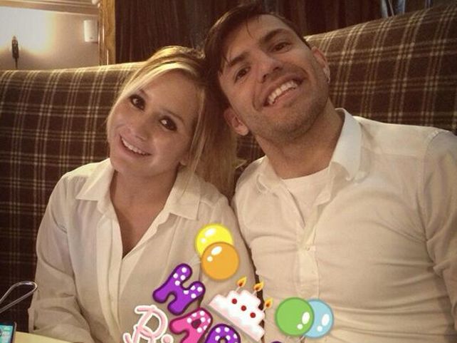 Karina festejó su cumpleaños con el Kun en Inglaterra