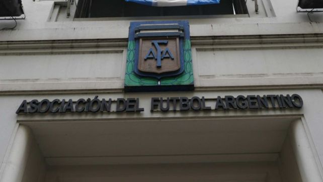 La AFA expulsó a un árbitro por su labor en un partido en el que jugaban juveniles del club Argentino.&nbsp;