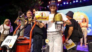 La gran ganadora es oriunda de Franck y comercializa con Juan, su pareja, extintores cuya vida útil es de 20 años.&nbsp;