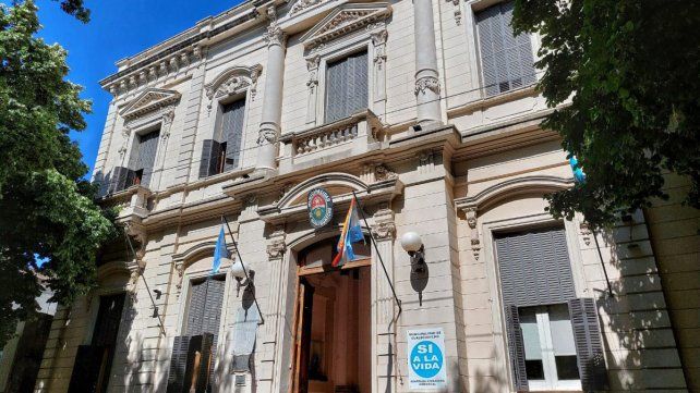 Policía se disparó en el pie dentro de la Municipalidad de Gualeguaychú.