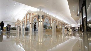 Narrow cierra un comercio en Paraná luego de tres años en el shopping.