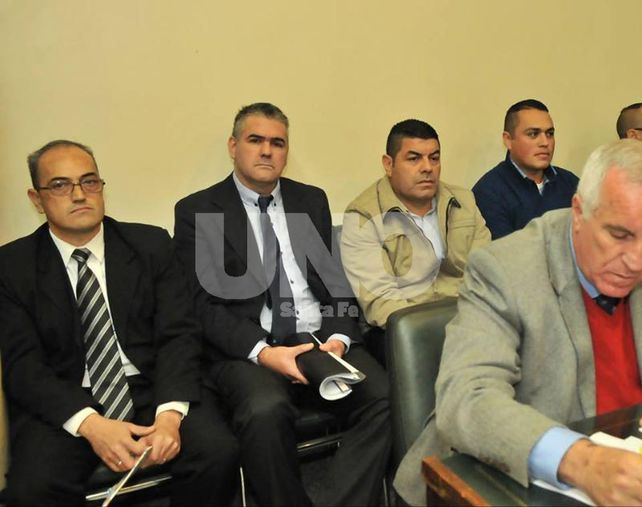 Nueva causa. Alejandro Aguja Agüero -de saco y corbata- fue condenado en junio por el hallazgo de 1662 kilos de marihuana. Ahora enfrenta el procesamiento por enriquecimiento ilícito.&nbsp;