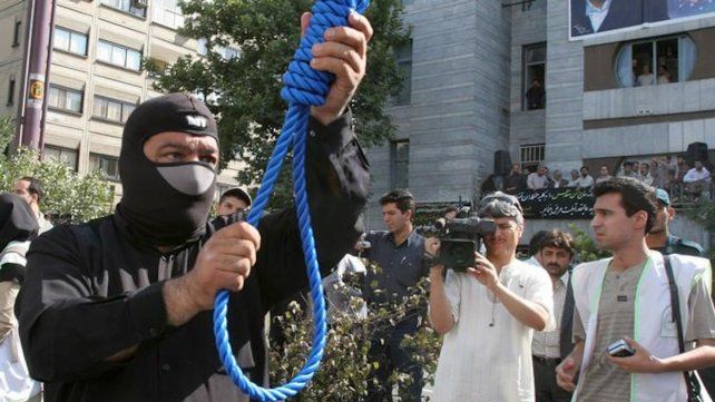 Irán condenó a pena de muerte a otras cuatro personas por las protestas